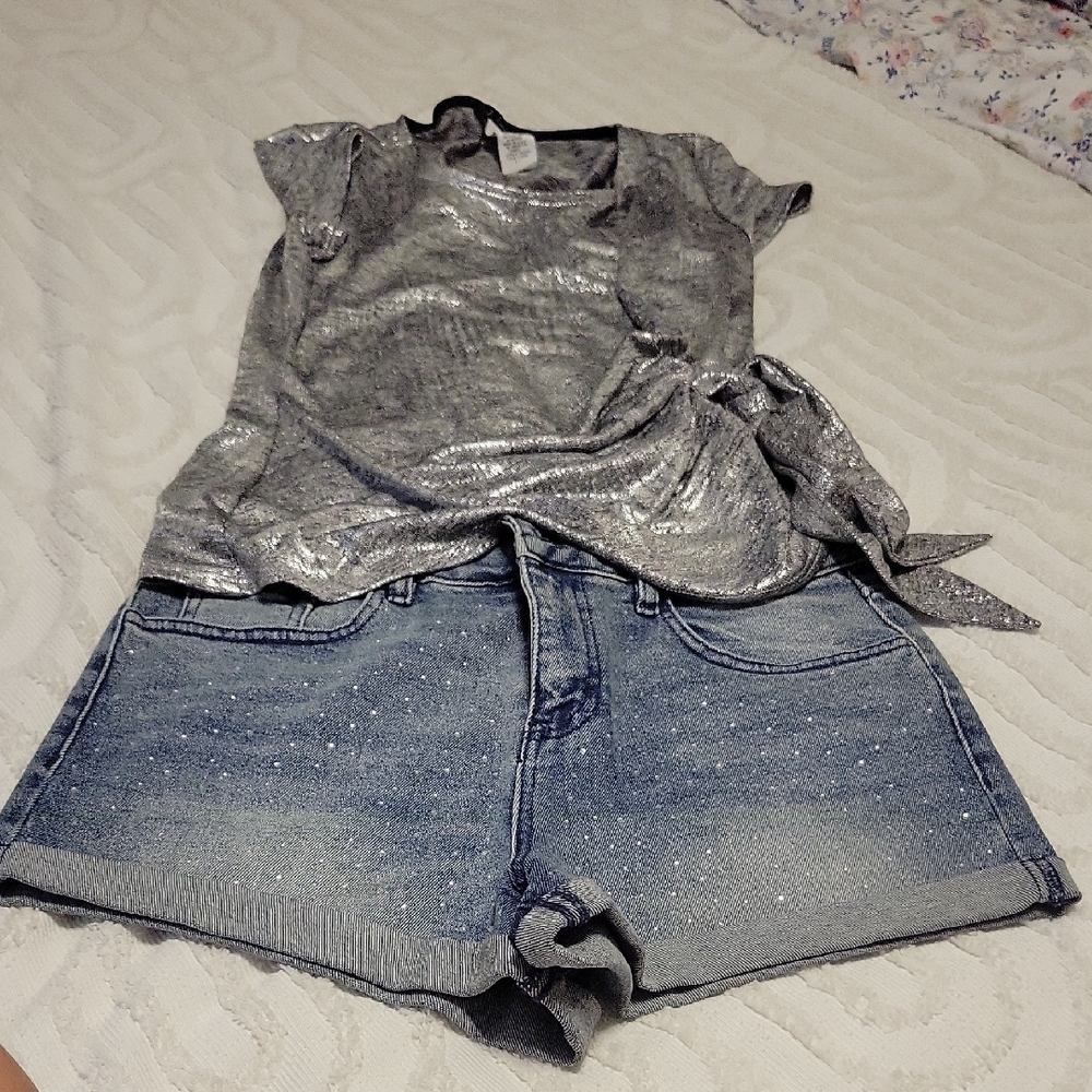 Silver Short Sleeve Tee for Effortless Style